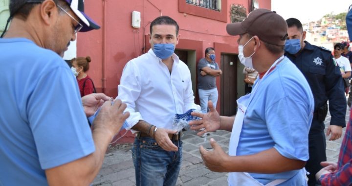 Alcalde anuncia medidas ‘perras’ para quien no se quede en casa