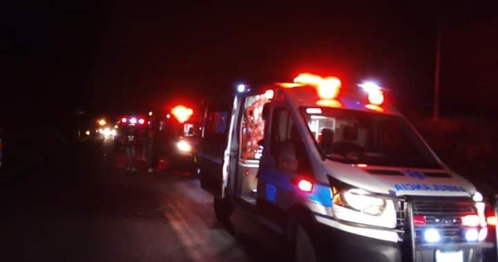 Choque entre 4 camionetas deja 11 personas lesionadas en la capital