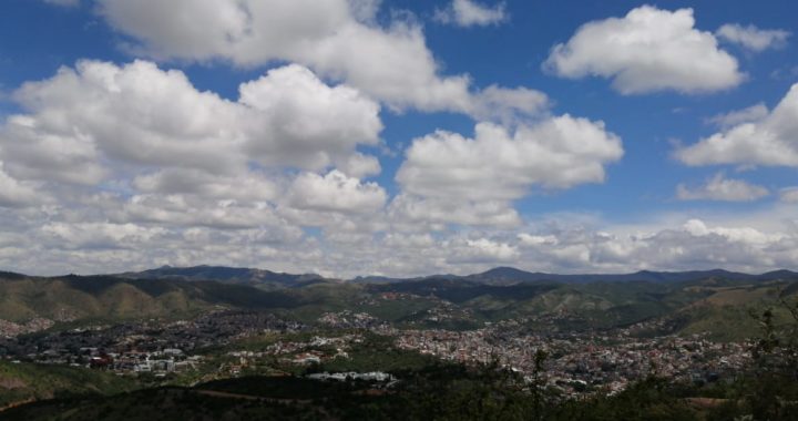 Un día de la cueva: sin gente ni verbena llenado el cerro de la Bufa