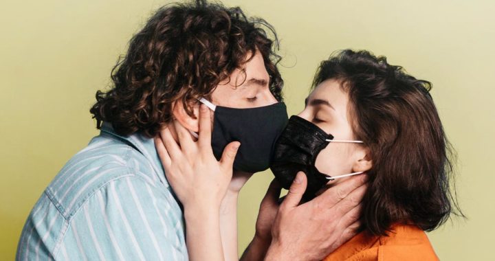 Los besos, importante fuente de contagio*