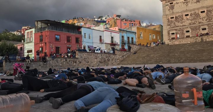 Se manifiestan mujeres solidarias con hechos ocurridos en León