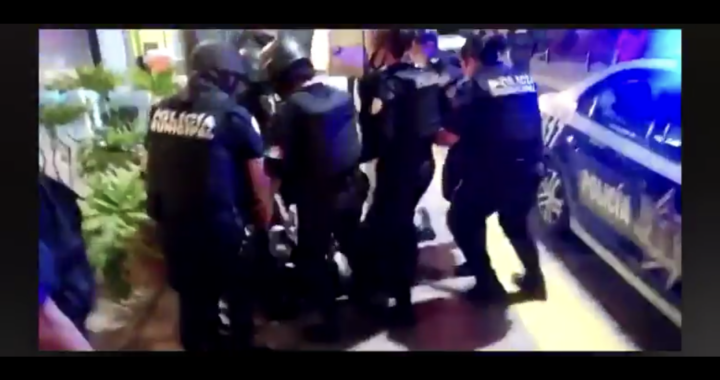 Agreden a reporteras en León, cubrían manifestación en protesta contra policía