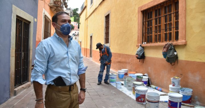Rehabilitan fachadas del centro histórico de la capital
