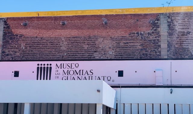 Anuncia alcaldesa rehabilitación del Museo de las Momias