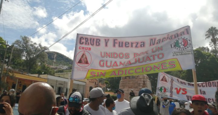 Integrantes de anexos en el estado de Guanajuato se manifiestan en la capital