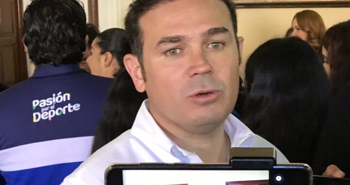 No me subiré el sueldo: Navarro