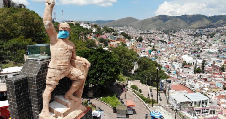 Prefiere gobierno capitalino “cuidar” esculturas que ciudadanos