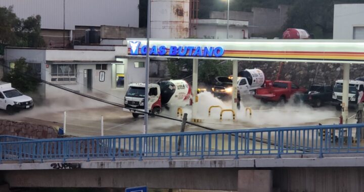 Desalojo de unas 30 personas provocó una fuga en Pipa de 6 mil litros de gas