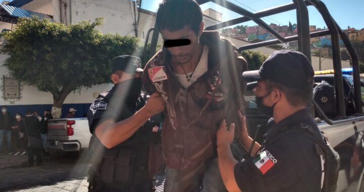 Detiene a hombre por apedrear las casas