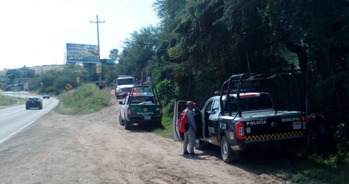 Roba camioneta y lo detiene la Policía en persecución