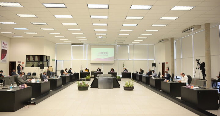 Despiden a tres consejeros electorales del IEEG que concluyeron su periodo