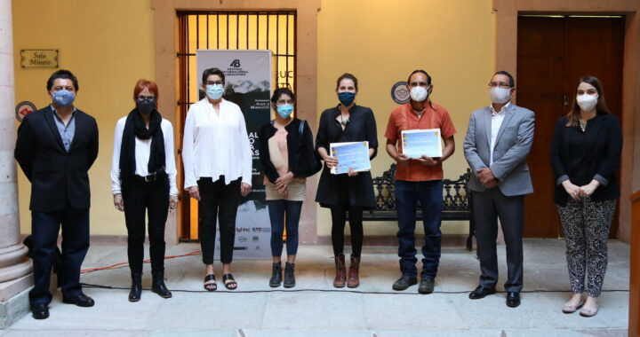 IEC premia a ganadores de balconadas