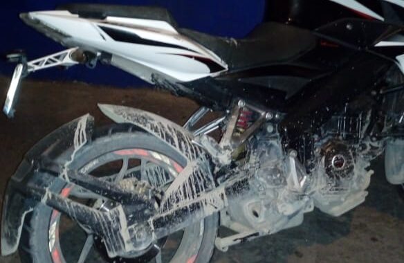 Paseaba en motocicleta robada