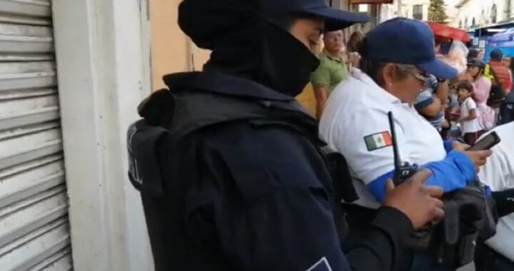 Avalan prohibir celulares a policías