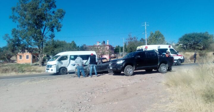 Cinco hombres y una mujer lesionados en choque