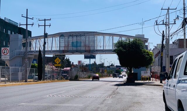 Vandalizan puente UDL; llaman a la ciudadanía a cuidar de los espacios públicos