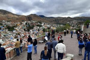 Guía de turistas llama a las autoridades a intervenir de manera integral el monumento al Pípila