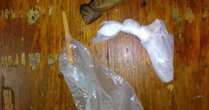 Detienen a joven por causar molestias y golpear n comercios