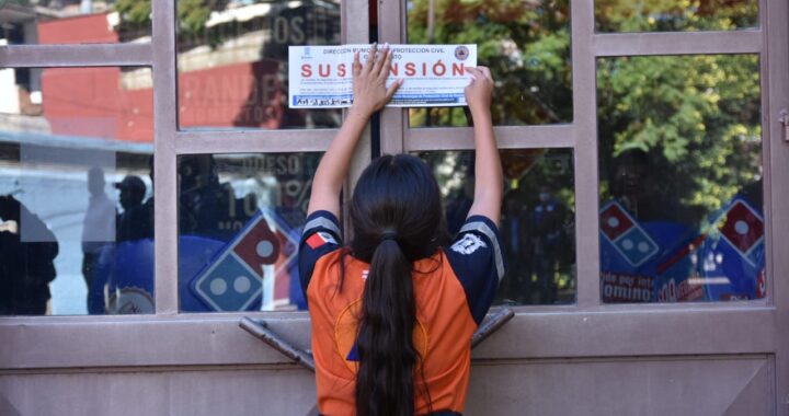 Continúan cierres de negocios, ahora fue una pizzería y una tienda de conveniencia