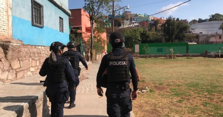 Llegan a acuerdo con policías encarcelados