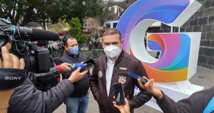 Minimiza alcalde denuncias en su contra