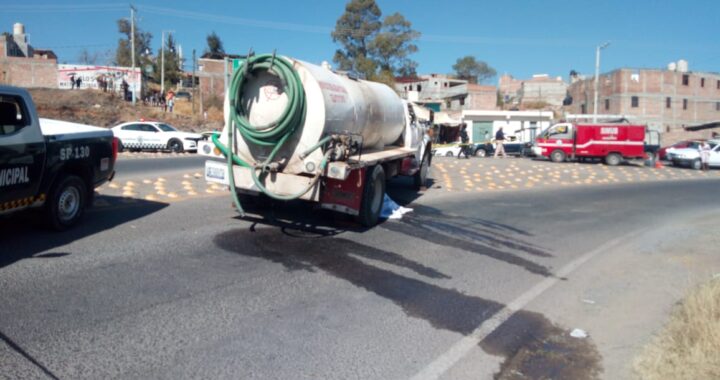 Muere motociclista atropellado