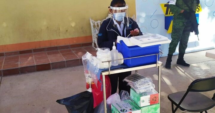 Vacunadores contra el Covid no han sido vacunados