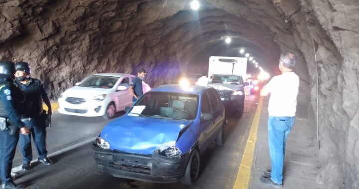 Chocan tres en túnel