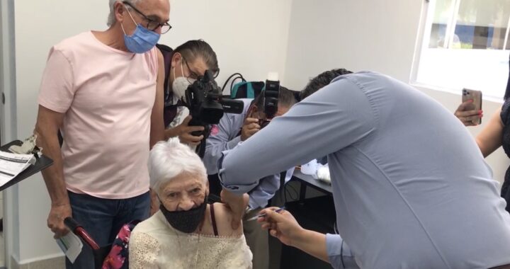 Aplicarán -booster- a mayores de 60 años en Guanajuato