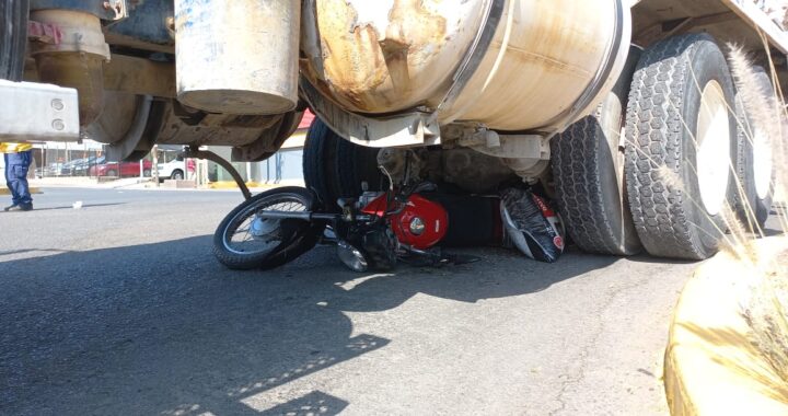 Quiso ganar el paso y fue atropellado por un camión