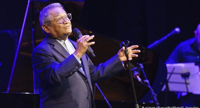 REALIZA IEC HOMENAJE A MANZANERO