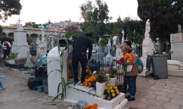 Panteones estarán abiertos el día del padre