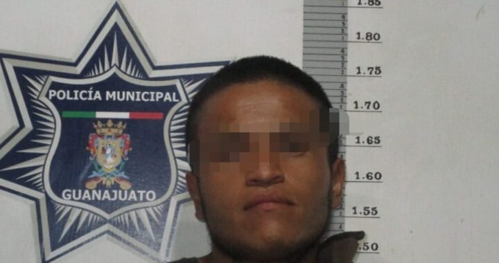 Hombre intentaba robar tienda de autoservicio