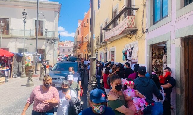 Enero 2022 podría cerrar con mismas cifras de contagios Covid que en 2021