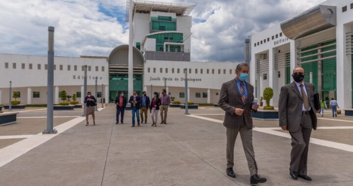 Personal de la Sección de Asuntos Antinarcóticos y Aplicación de la Ley de la Embajada EUA visitan la Fiscalía de Guanajuato