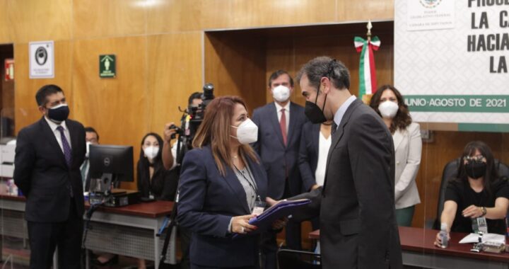 Inicia INE entrega de constancias de mayoría a la Cámara de Diputados