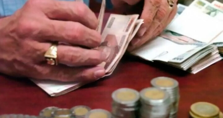 Adultos mayores, discriminados tecnológicamente en los bancos*