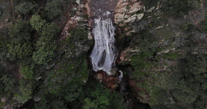 Llaman a ciudadanos a tener cuidado con las lluvias, rescatan a cuerpo en cascada de Picones