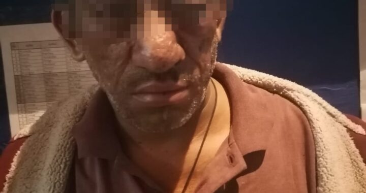 Detienen a ladrón a dentro de automóvil