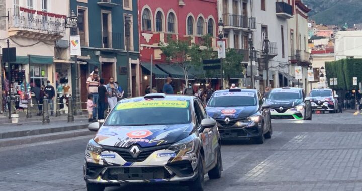 DEVORAN PILOTOS EL ASFALTO EN LA CAPITAL