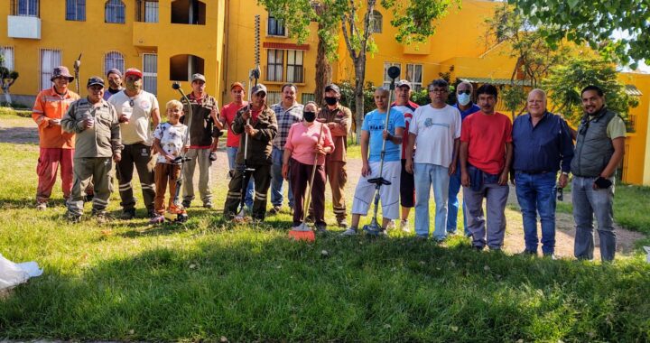 Ponen manos a la obra vecinos de Lomas de Marfil II