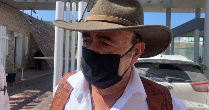 Reclaman centros nocturnos trato injusto, no abren y siguen pagando refrendo
