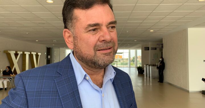 Sostiene Oviedo que la pobreza se combate con trabajo