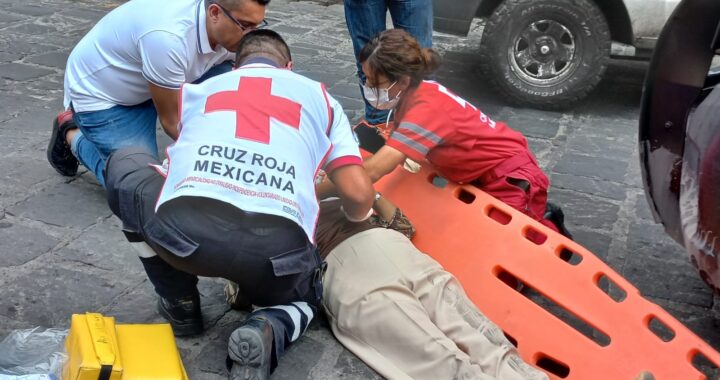 Atropella patrulla a mujer mayor