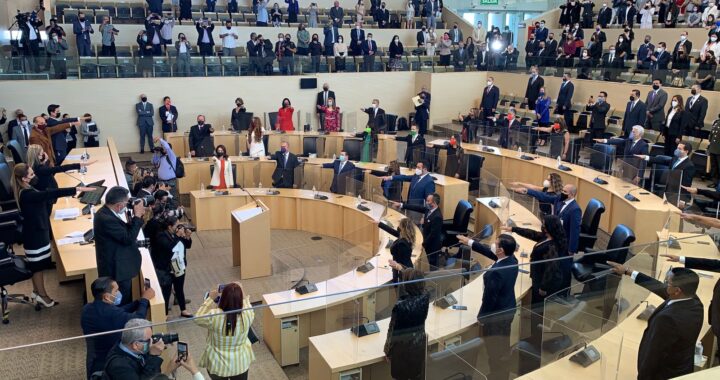 Toman protesta diputados de la Legislatura 65, llaman a trabajar sin intereses personales o partidistas