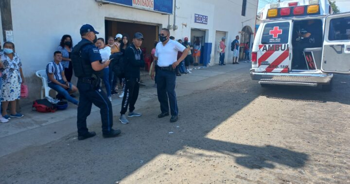 Atropella motocicleta a mujer en Santa Teresa