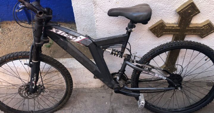 Detienen a pareja con objetos robados