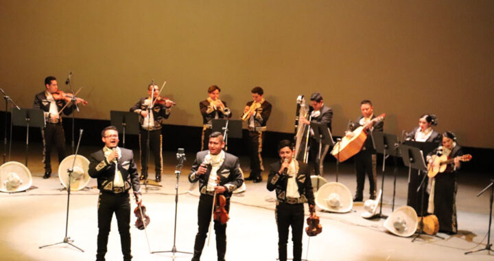 Entusiasma al público el Mariachi Universitario Campus Guanajuato de la UG