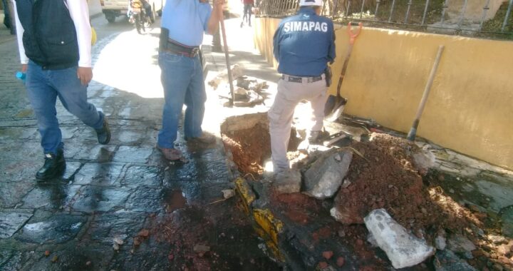 Pide SIMAPAG no arrojar basura en las coladeras para evitar encharcamientos