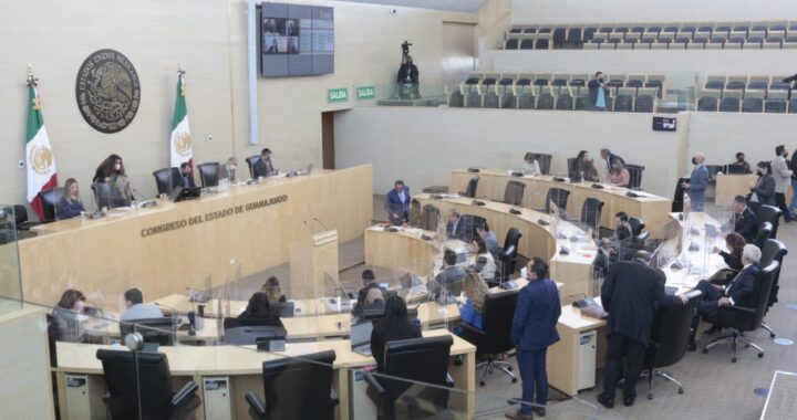 Aprueba Congreso cobrar 7 pesos por estacionarse en la vía pública de la capital